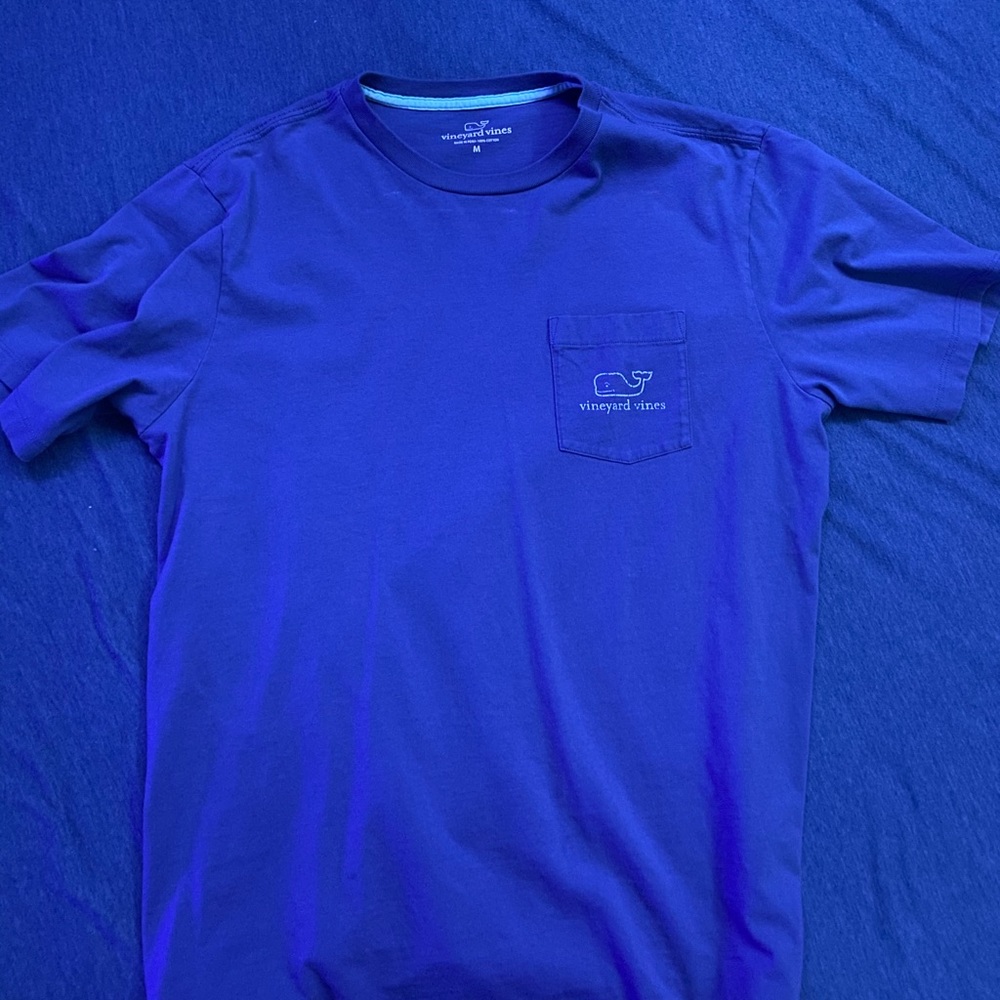 Vineyard Vine t-shirt